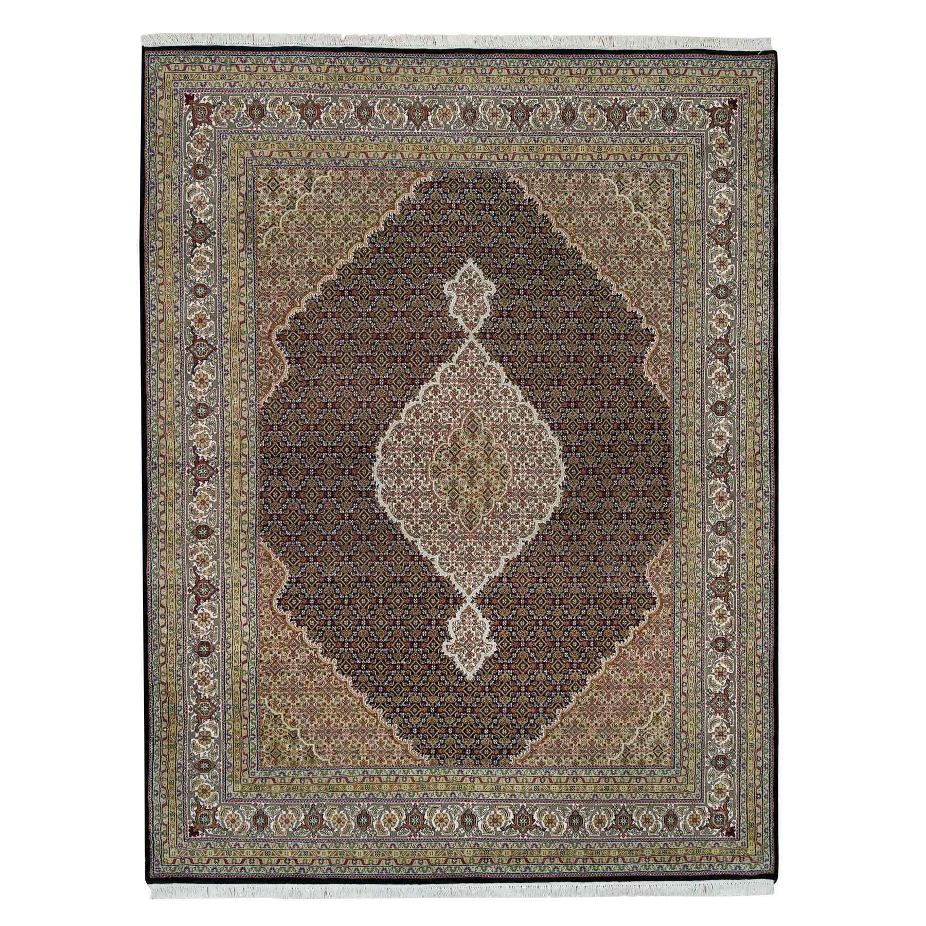 Traditional Rugs LUV592110